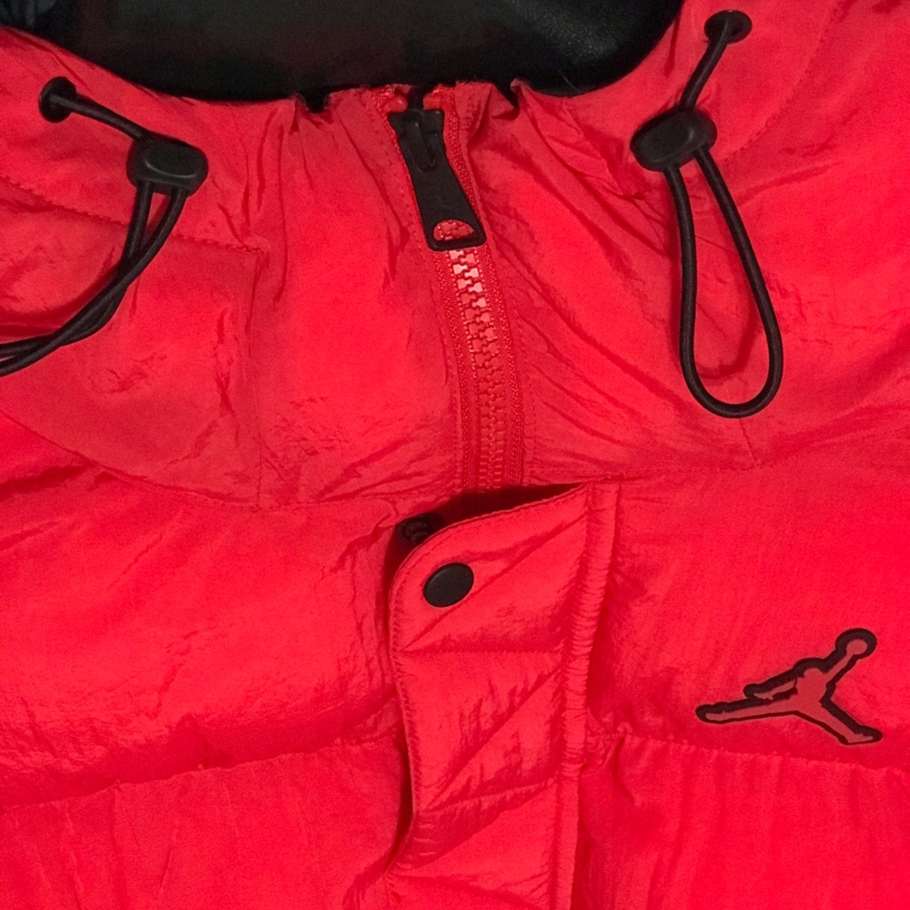 Jumpman Retro Men's Red Puffer Jacket🔥 - Picture 5 of 13